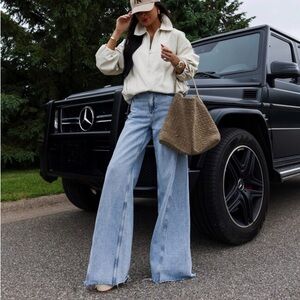 Zara The 90s High Rise Wide Leg Jeans Raw Hem BLOGGER FAVORITE